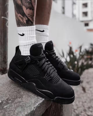 Air Jordan 4 Black Cat (2025)