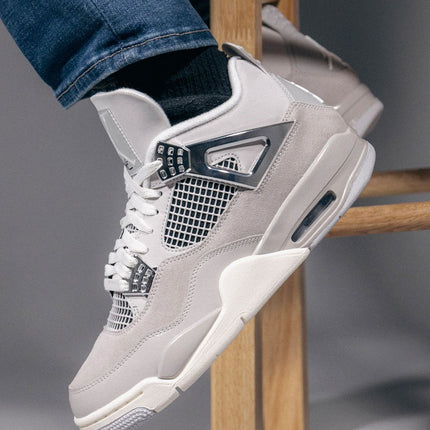 Air Jordan 4 Frozen Moments - SneakCenter