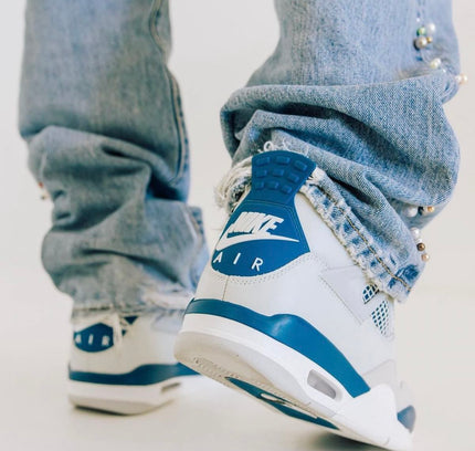 Air Jordan 4 Retro "Military Blue" - SneakCenter