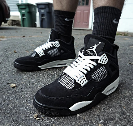 Air Jordan 4 Retro White Thunder