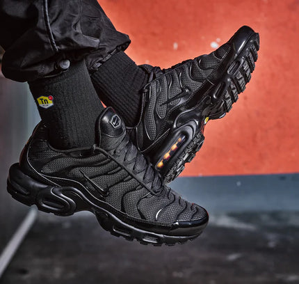 Nike Air Max Plus Triple Black - SneakCenter
