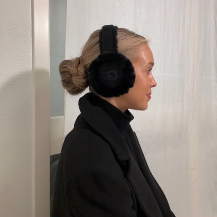 UGG Fülvédő - Sheepskin Embroidery Earmuff Black - SneakCenter