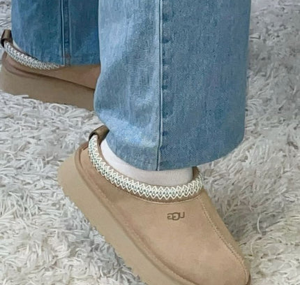 UGG Tazz Slipper Sand - SneakCenter