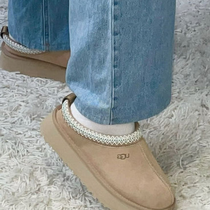 UGG Tazz Slipper Sand - SneakCenter