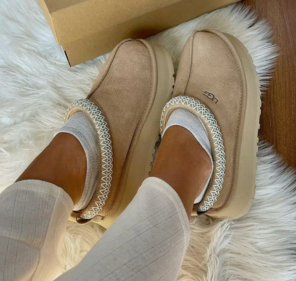 UGG Tazz Slipper Sand - SneakCenter