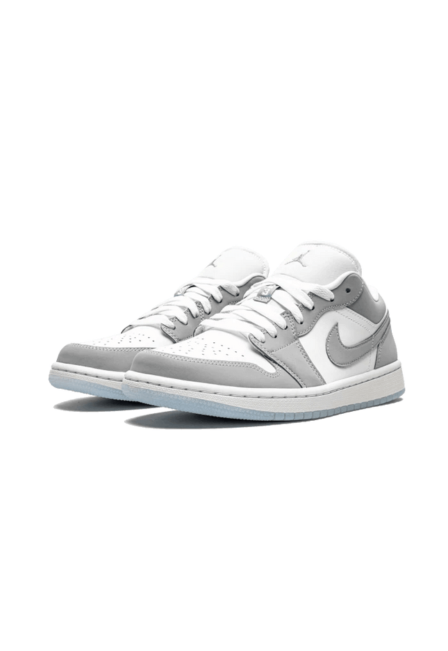 Air Jordan 1 Low Aluminium Wolf Grey (W) - SneakCenter