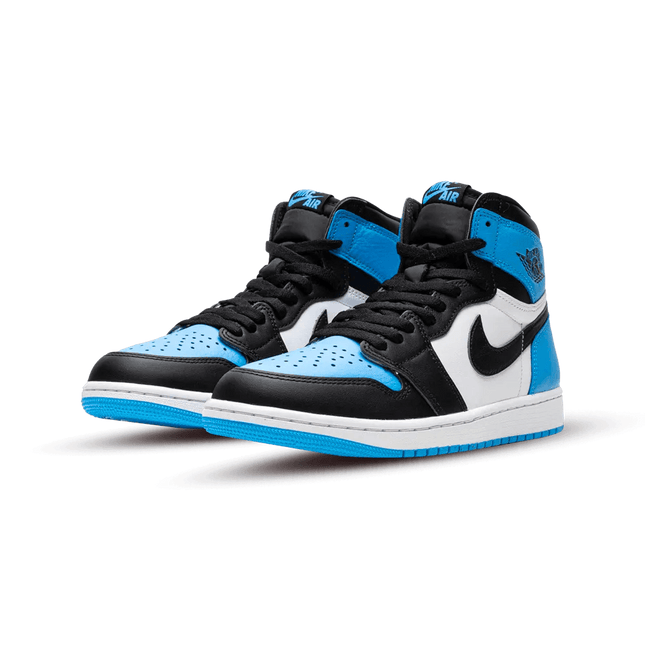 Air Jordan 1 Retro High UNC Toe - SneakCenter