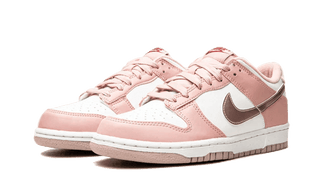 Nike Dunk Low Pink Velvet - SneakCenter