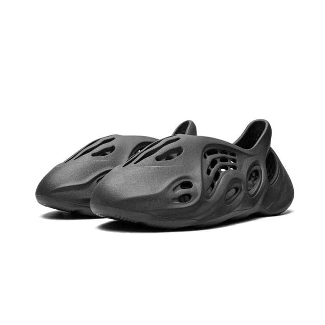 Adidas Yeezy Foam Onyx - SneakCenter