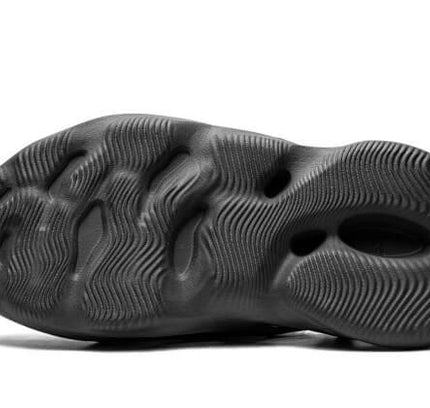 Adidas Yeezy Foam Onyx - SneakCenter