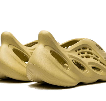 Adidas Yeezy Foam Sulfur - SneakCenter