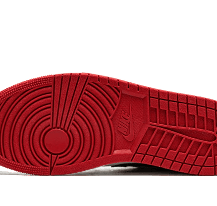 Air Jordan 1 Low Bred Toe - SneakCenter