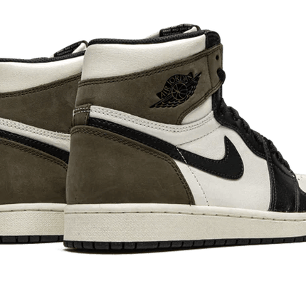 Air Jordan 1 Retro High Dark Mocha - SneakCenter