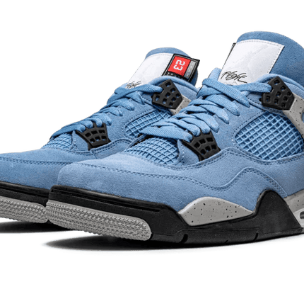 Air Jordan 4 Retro UNC - SneakCenter