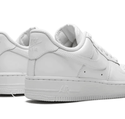 Nike Air Force 1 Low 07 Triple White - SneakCenter