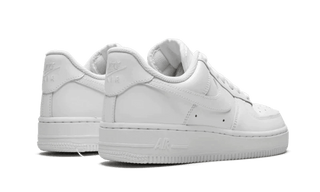 Nike Air Force 1 Low 07 Triple White - SneakCenter